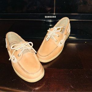 NWT Sperry Flat Leather Loafer’s Women’s color Linen/Oat